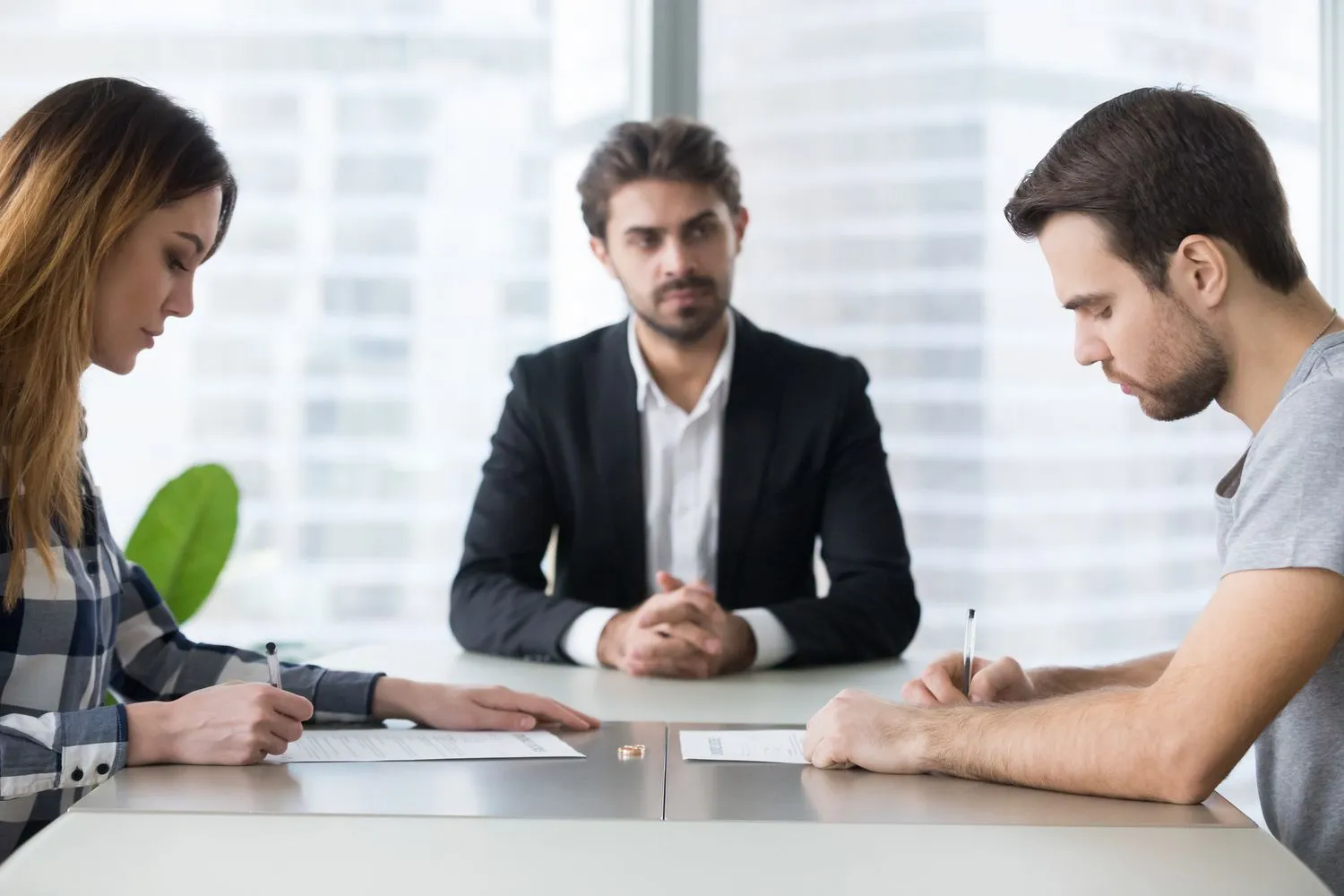 How EH Mediation Guides Couples Toward Fair and Balanced Outcomes Buckingham